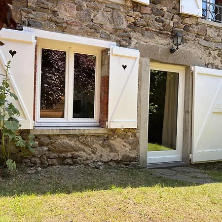 Charmante Maison De Village Avec Cour Fermee, Proche Gorges Et Sites Medievaux, Ideale Pour Decouvrir 3 Departements - Fr-1-582-14 Blesle